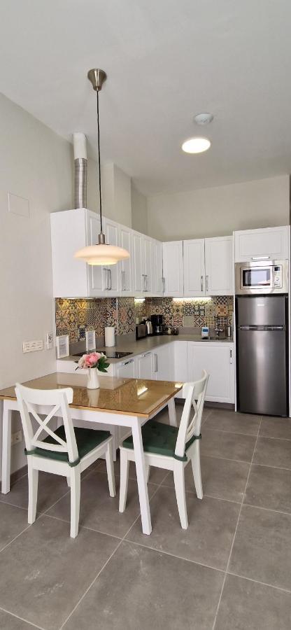 Malaga Lodge Apartments Экстерьер фото