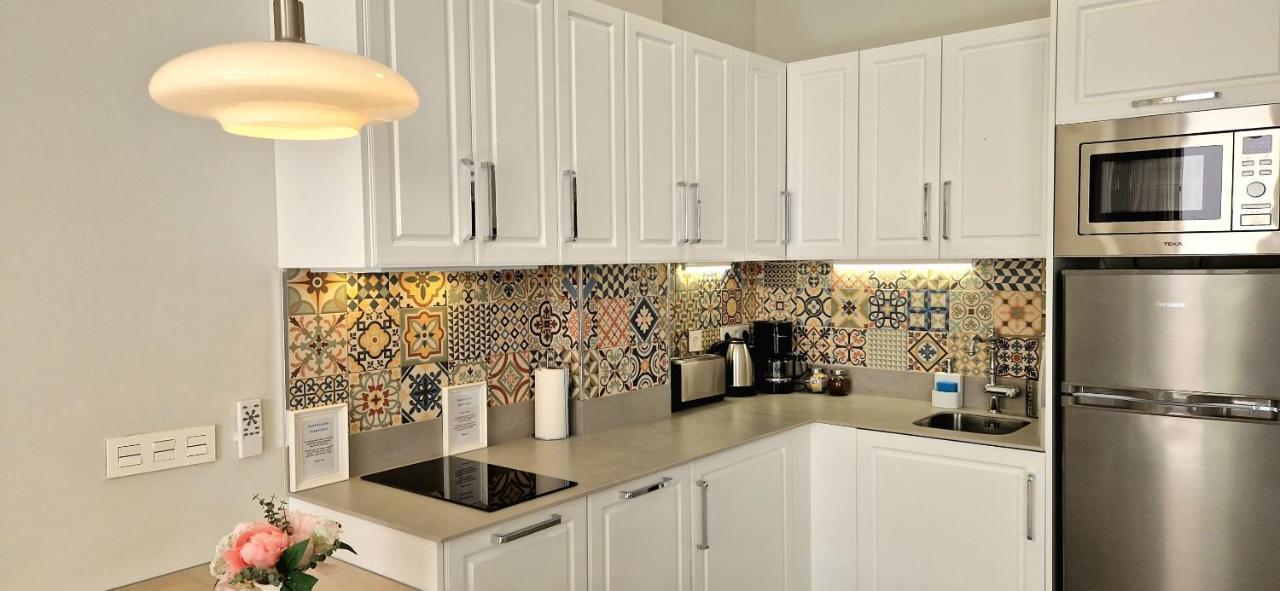 Malaga Lodge Apartments Экстерьер фото